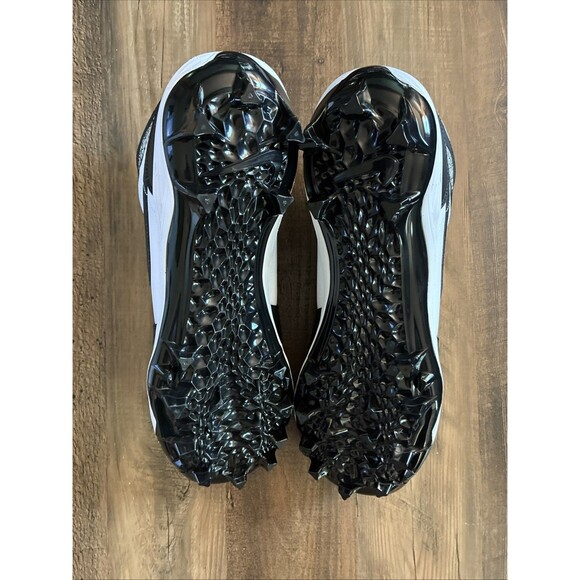 Athletic_Shoes
